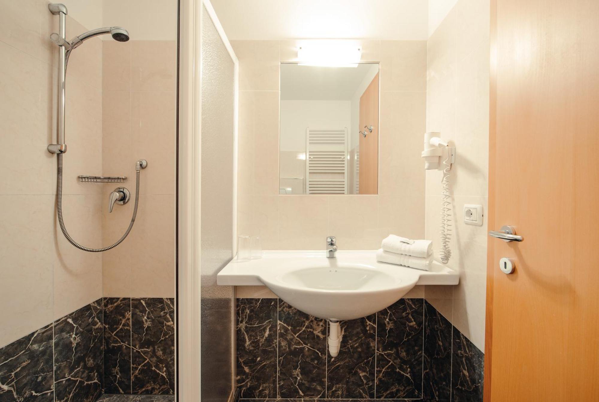 Hotel Ludwigshof & Luvina Trodena Oda fotoğraf